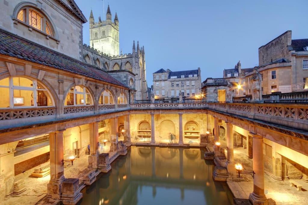 Spacious Apartment Central Bath Esterno foto